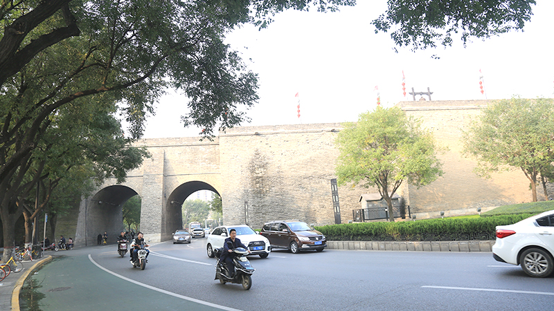 Cars are running under the City Wall