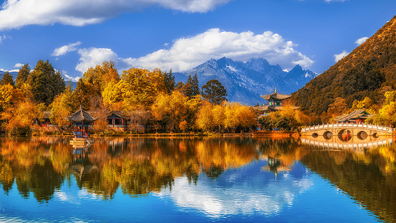 Autumn view of Black Dragon Pool in Lijiang